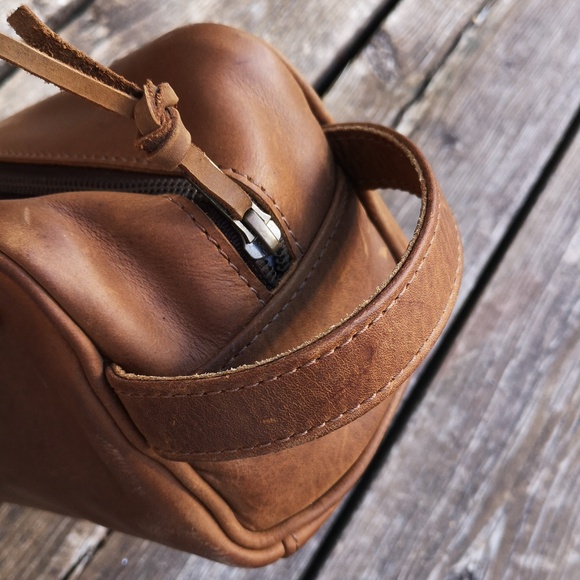 Kuero leather toiletry case - Picture 8 of 14